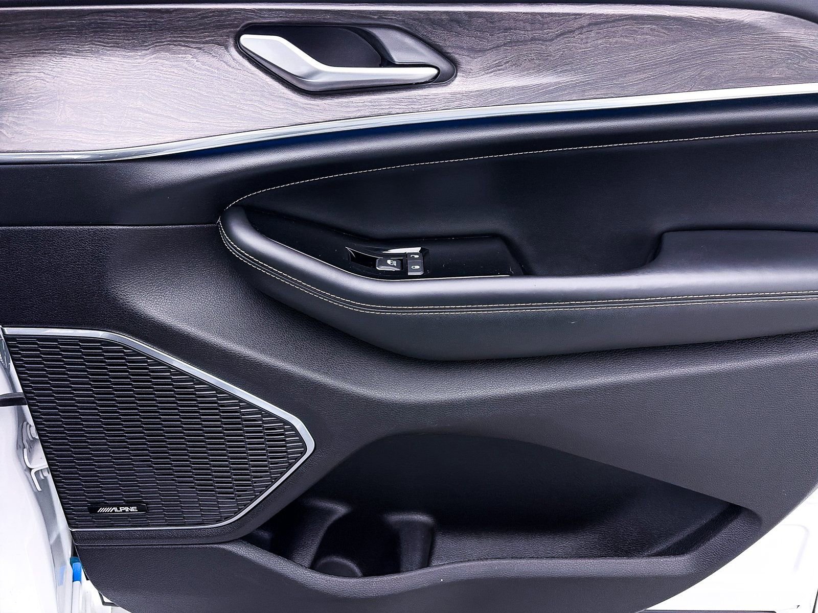 Used 2023 Jeep Grand Cherokee Overland image 36