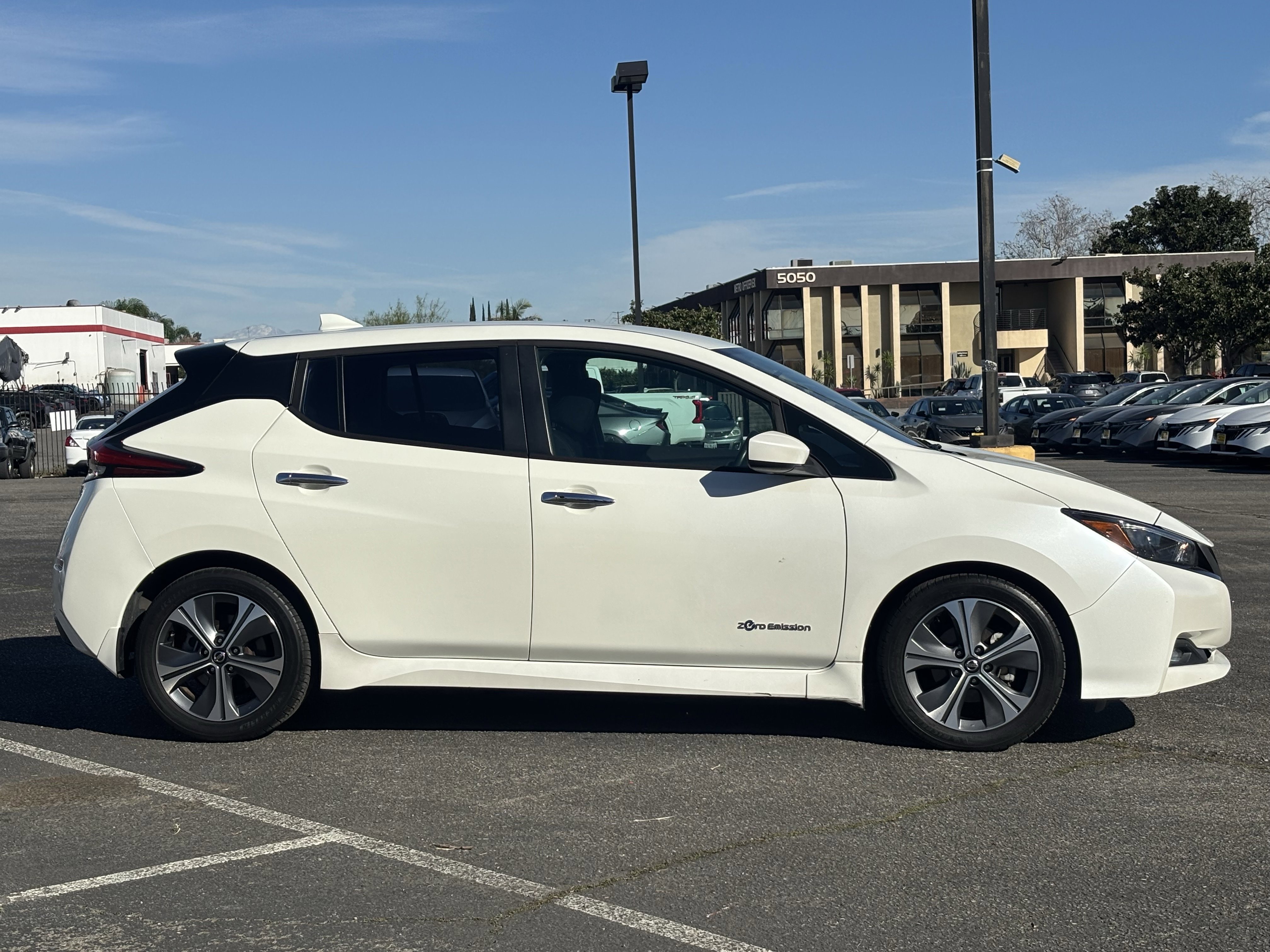 Used 2019 Nissan Leaf SV w/ Protection Package image 2