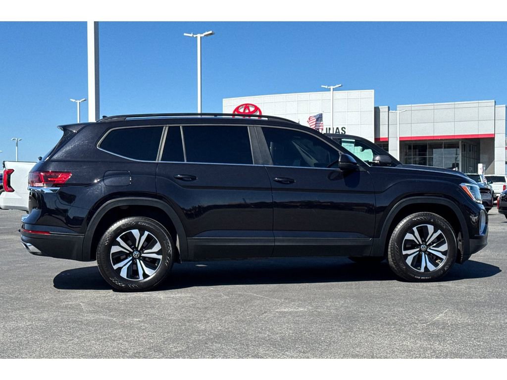 Used 2024 Volkswagen Atlas SE image 3