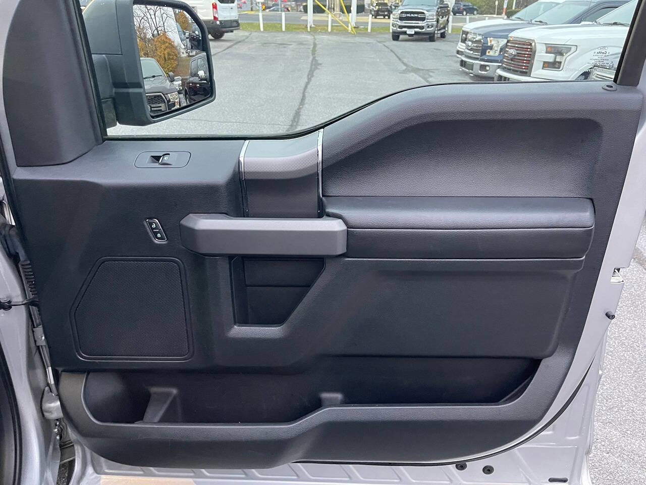 Used 2016 Ford F150 XLT w/ Equipment Group 302A Luxury image 38