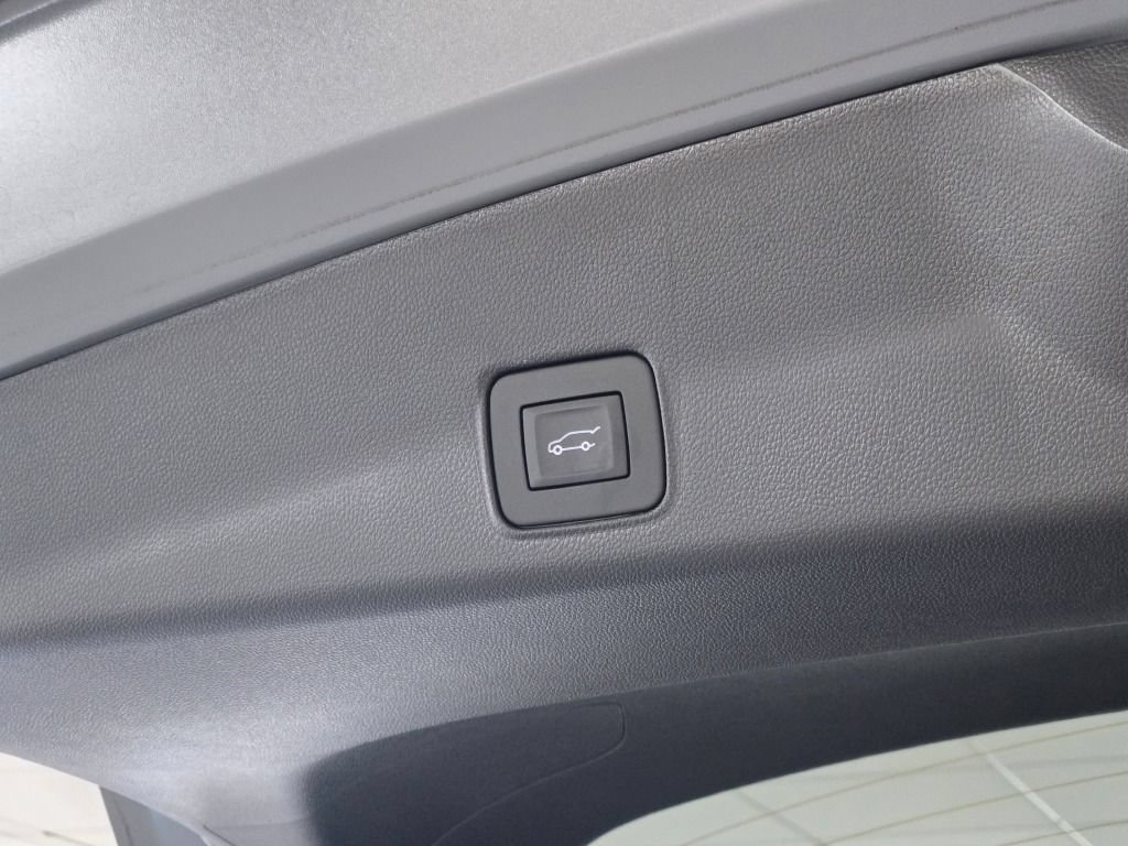 Certified 2026 Chevrolet TrailBlazer LT w/ Convenience Package FWD image 12