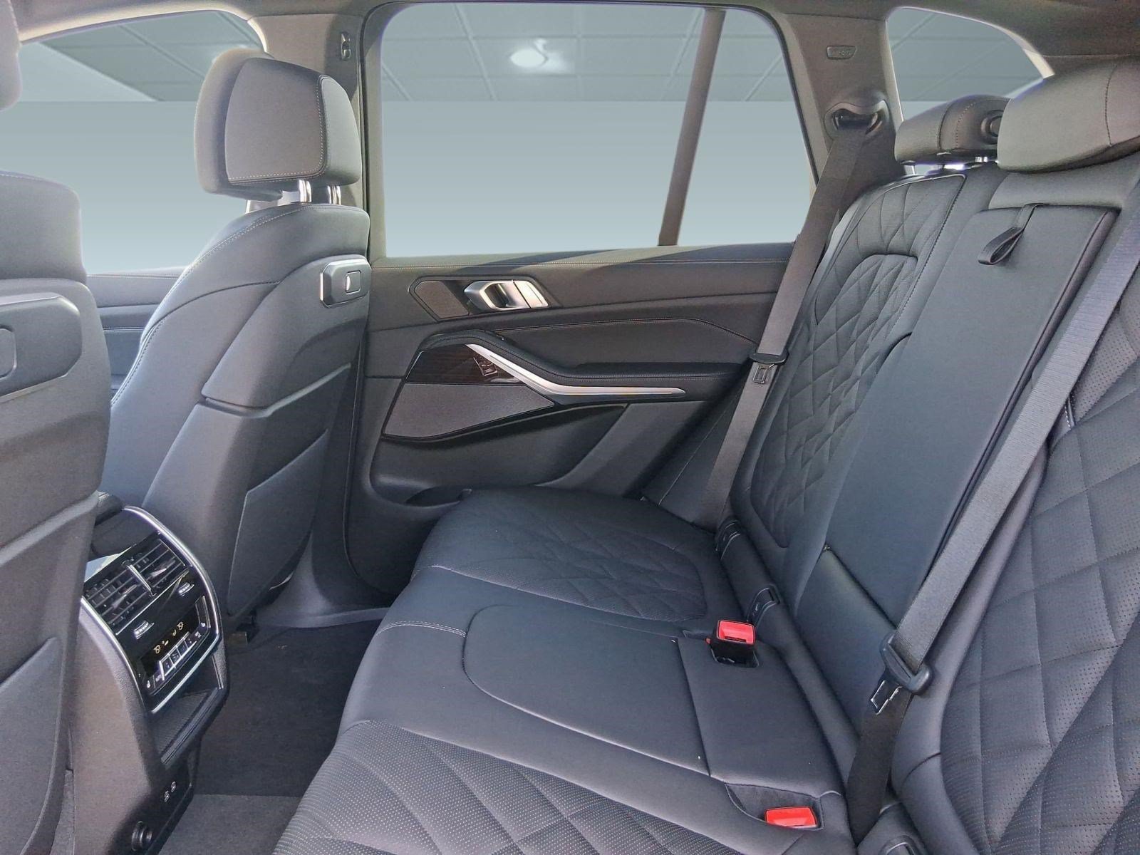 Used 2026 BMW X5 sDrive40i w/ Climate Comfort Package RWD image 29