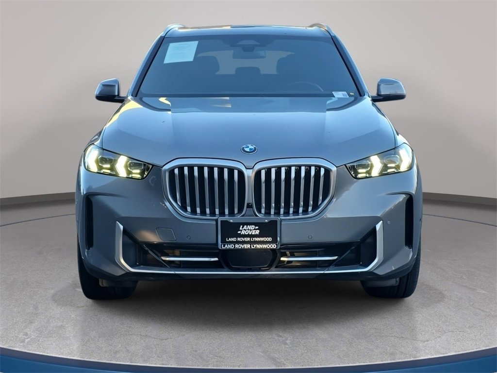 Used 2025 BMW X5 xDrive40i w/ Climate Comfort Package image 3