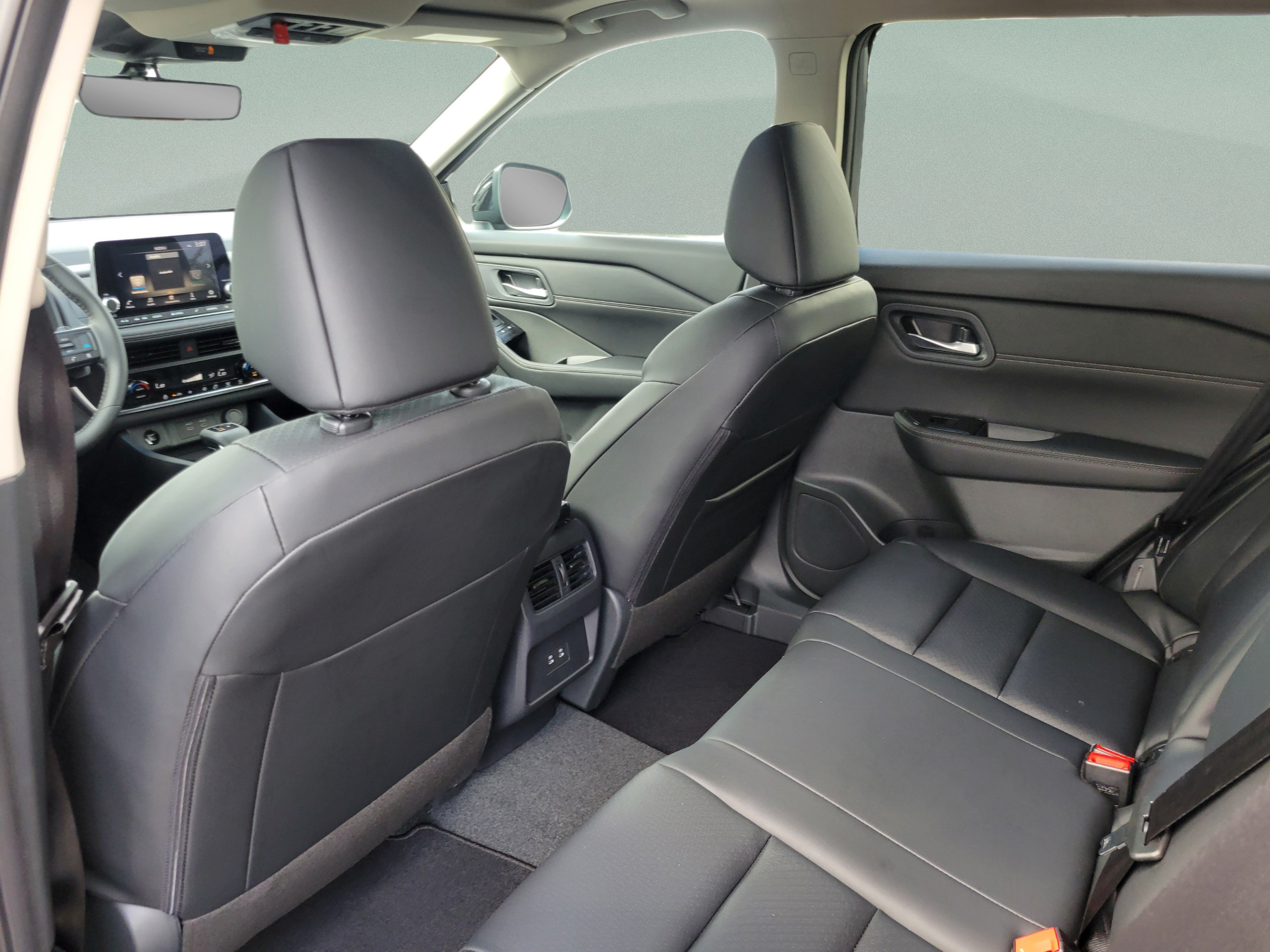 New 2026 Nissan Rogue Dark Armor FWD image 10