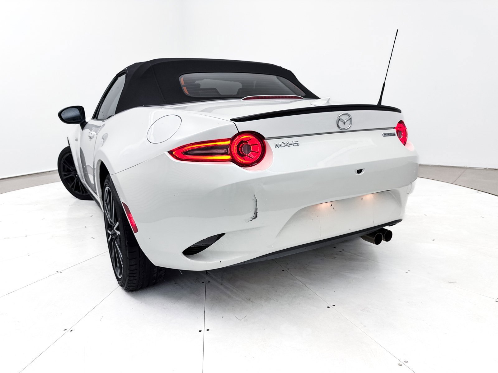 Used 2025 MAZDA MX-5 Miata Club image 9