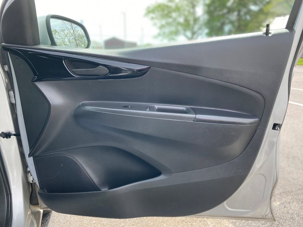 Used 2021 Chevrolet Spark LT FWD image 9