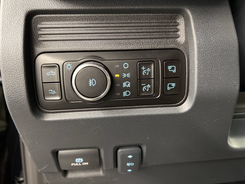 New 2026 Ford F250 Platinum w/ Tremor Off-Road Package AWD/4WD image 25