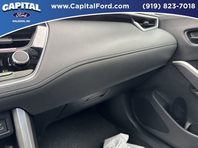 Used 2025 Toyota Corolla Cross SE w/ Moonroof Package image 27