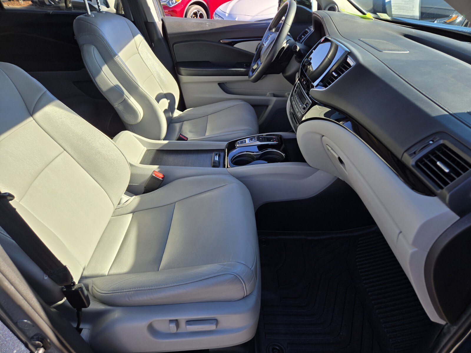 Used 2020 Honda Pilot Touring image 17