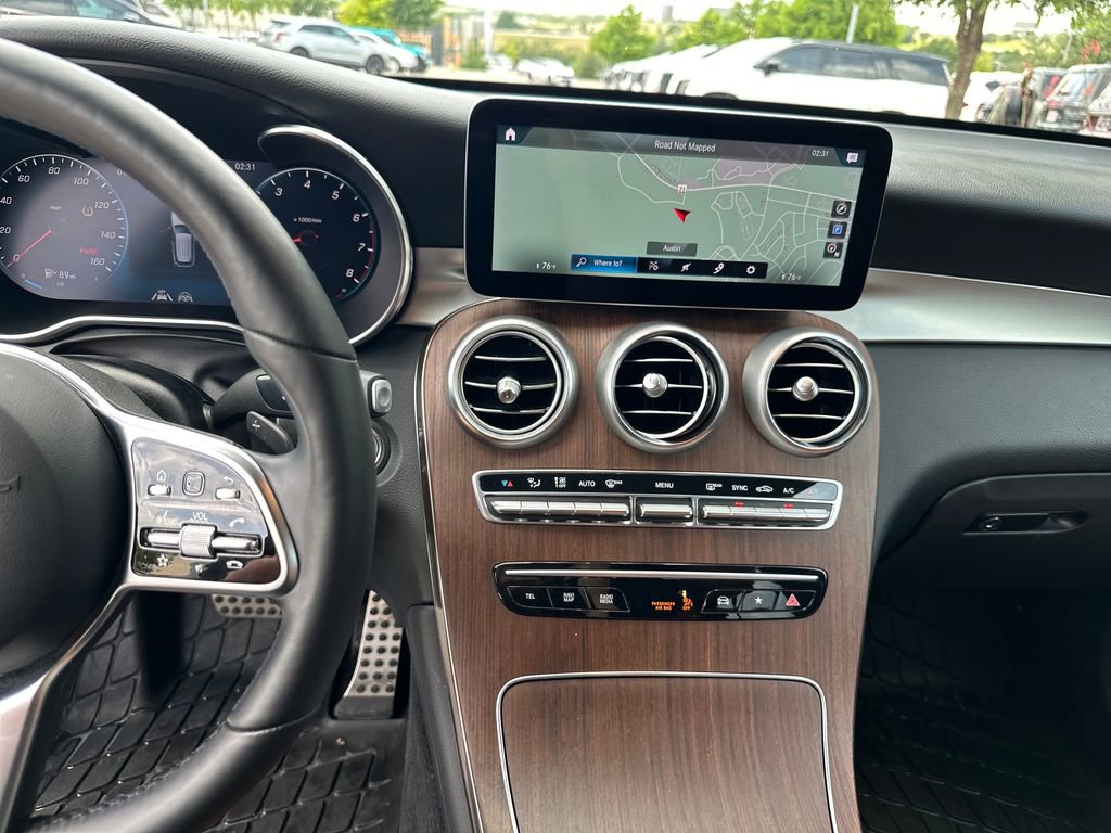 Used 2021 Mercedes-Benz GLC 300 4MATIC image 21