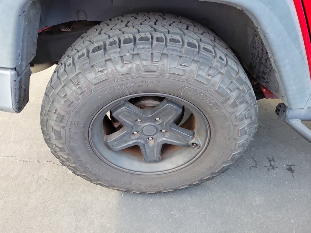 Used 2015 Jeep Wrangler Unlimited Sport w/ Connectivity Group image 9