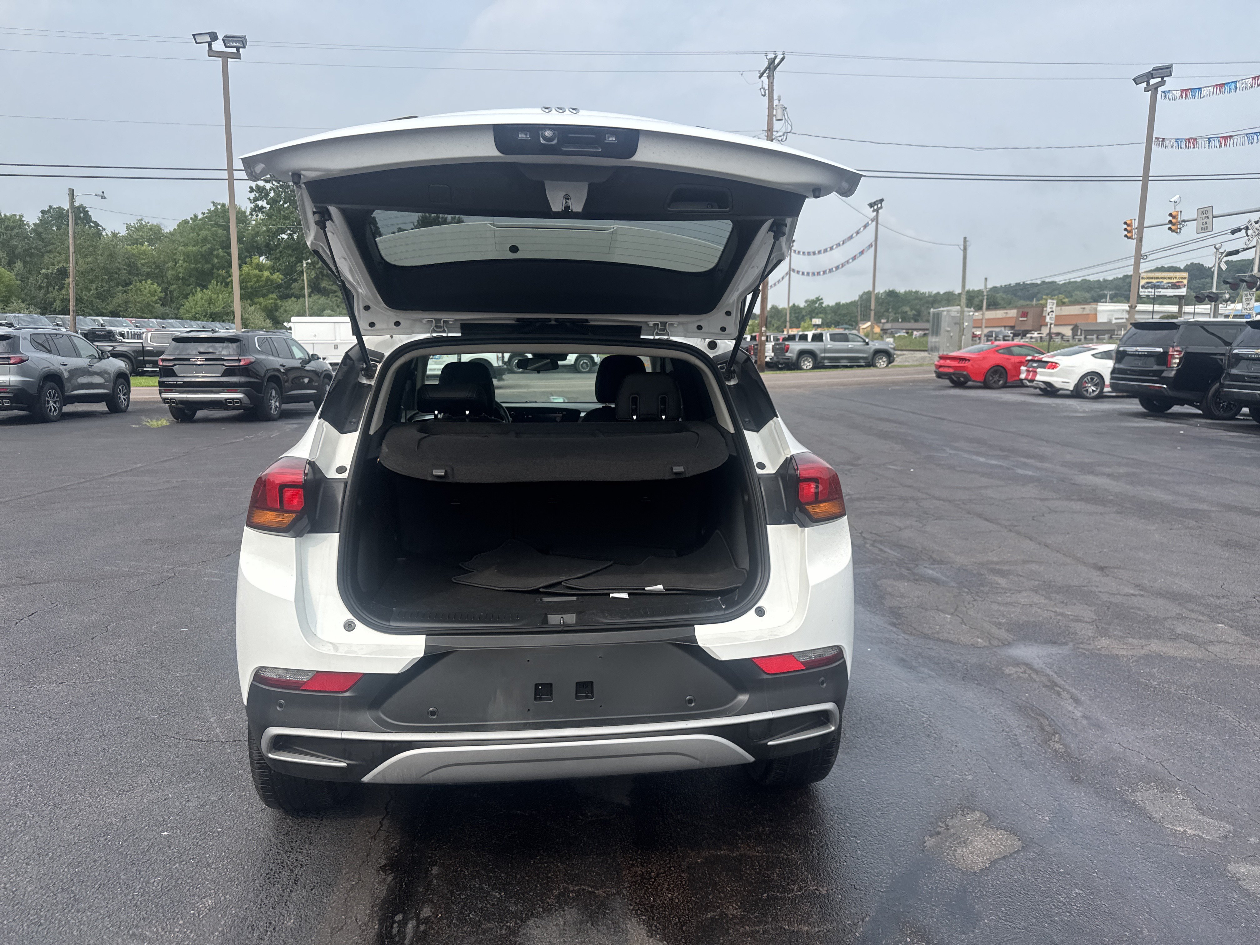 Used 2024 Buick Encore GX Preferred w/ Comfort Package AWD/4WD image 5