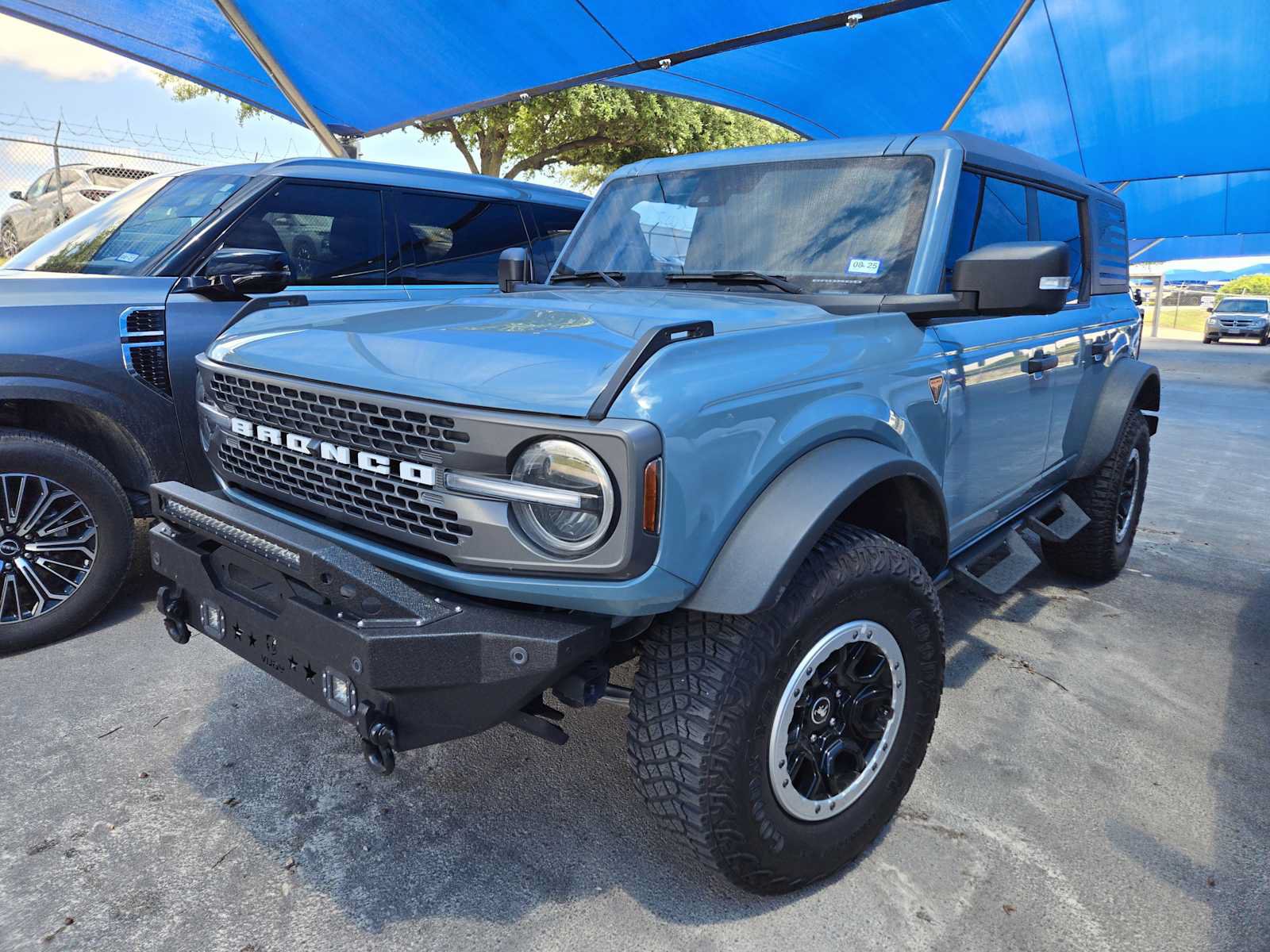 Used 2023 Ford Bronco Badlands w/ Sasquatch Package AWD/4WD image 1