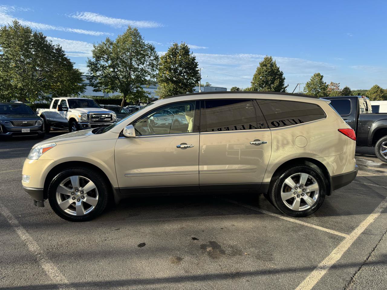 Used 2011 Chevrolet Traverse LTZ AWD/4WD image 8