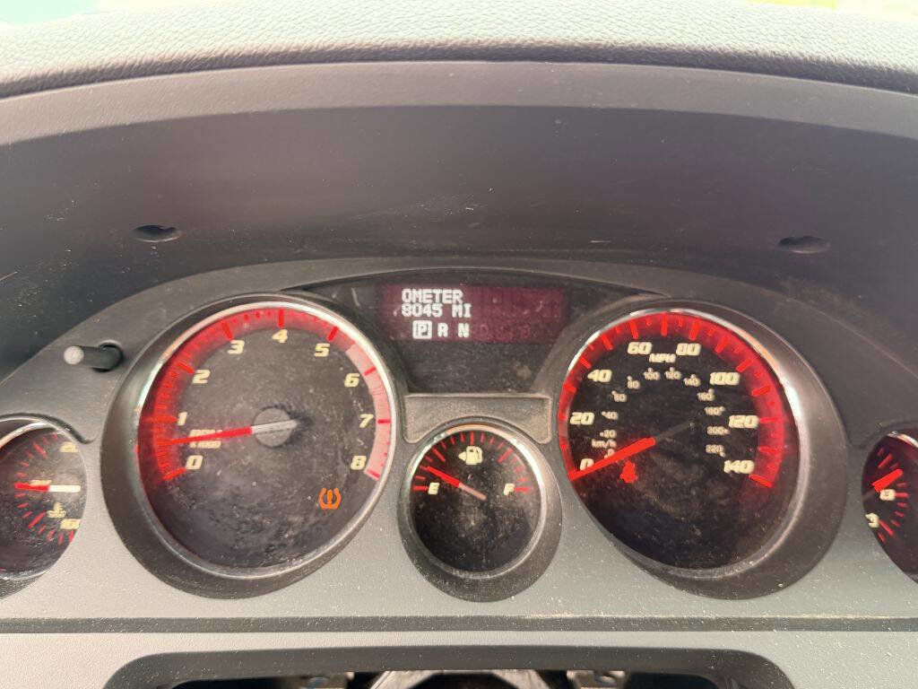 Used 2011 GMC Acadia SLE FWD image 16