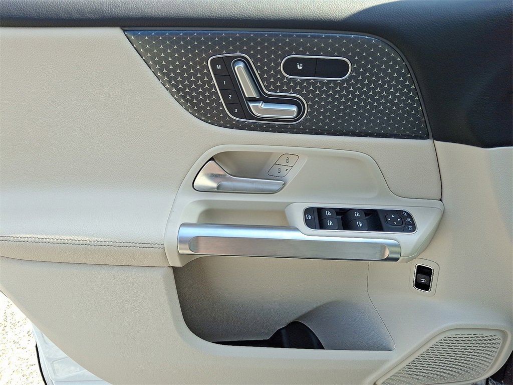 Certified 2025 Mercedes-Benz GLB 250 4MATIC image 12