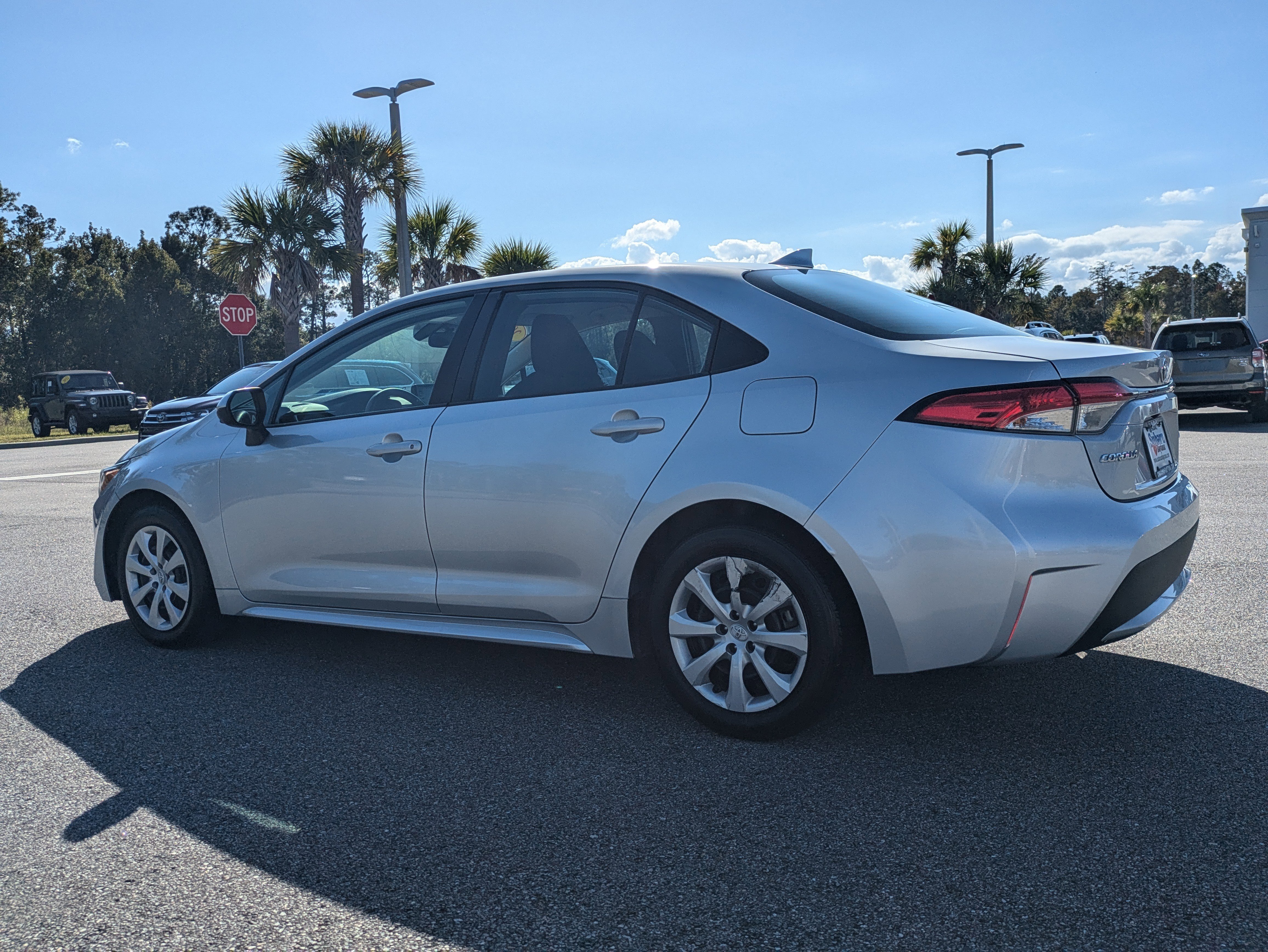 Used 2022 Toyota Corolla LE image 6