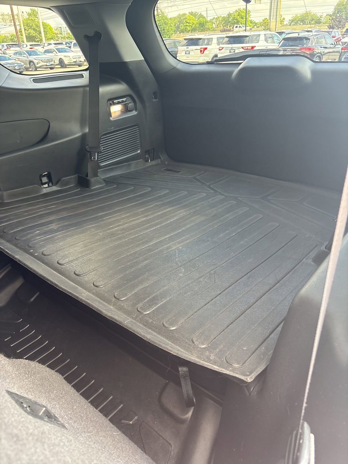 Used 2021 Ford Explorer Limited w/ Equipment Group 301A RWD image 19