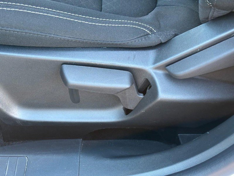 Used 2025 Ford Escape Active AWD/4WD image 16