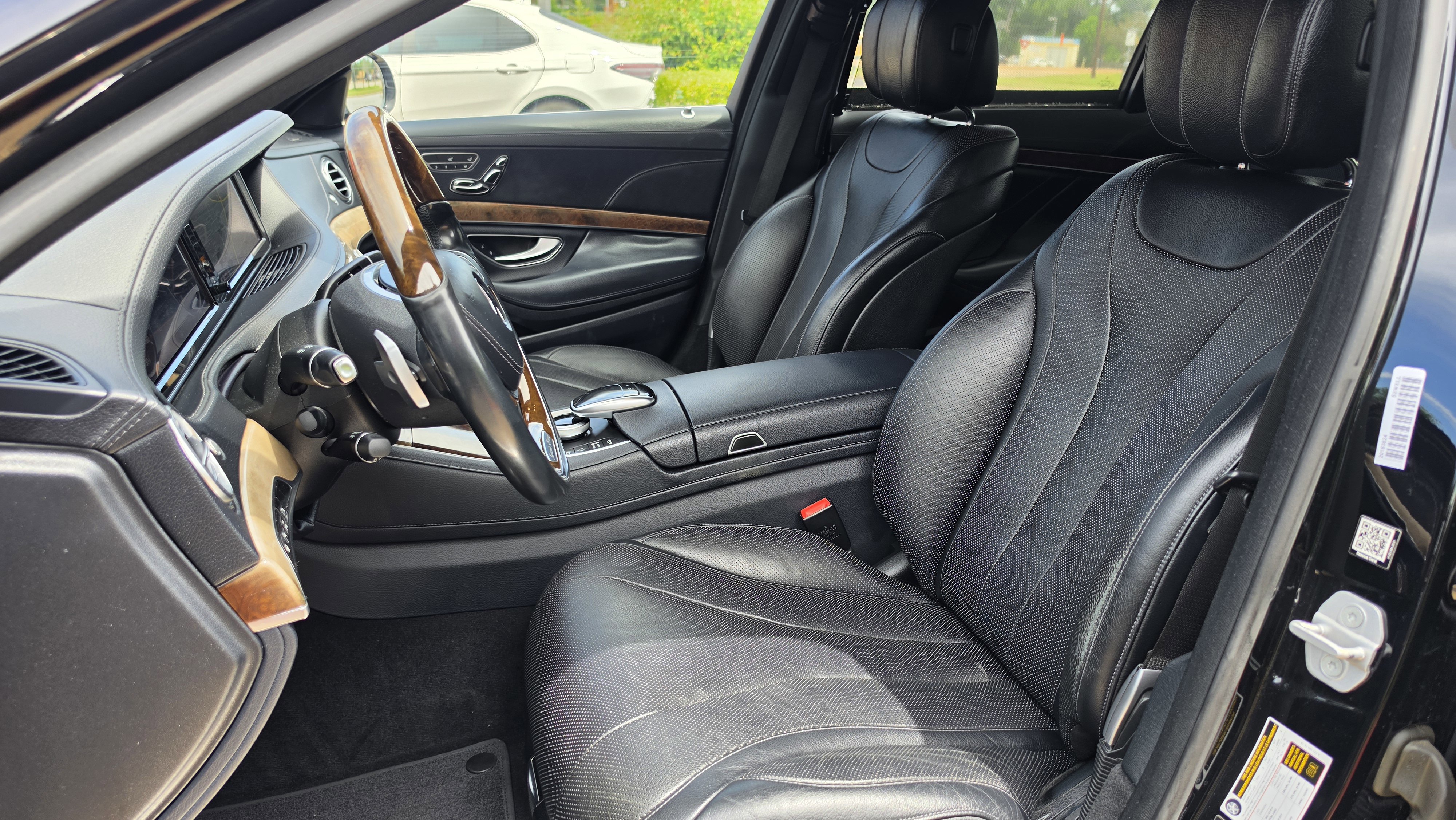 Used 2015 Mercedes-Benz S 550 Sedan image 25