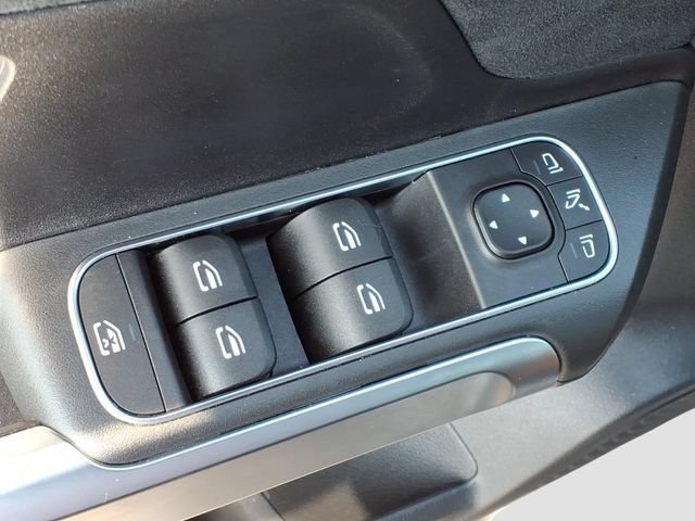 Used 2023 Mercedes-Benz GLB 35 AMG 4MATIC image 7