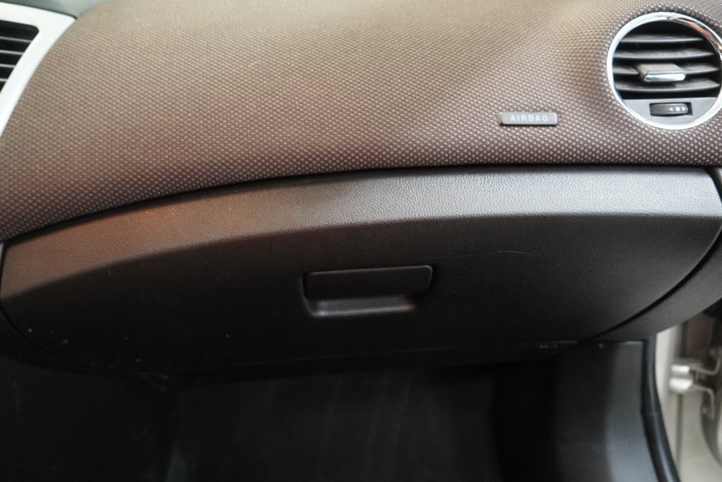 Used 2015 Chevrolet Cruze LT FWD image 35