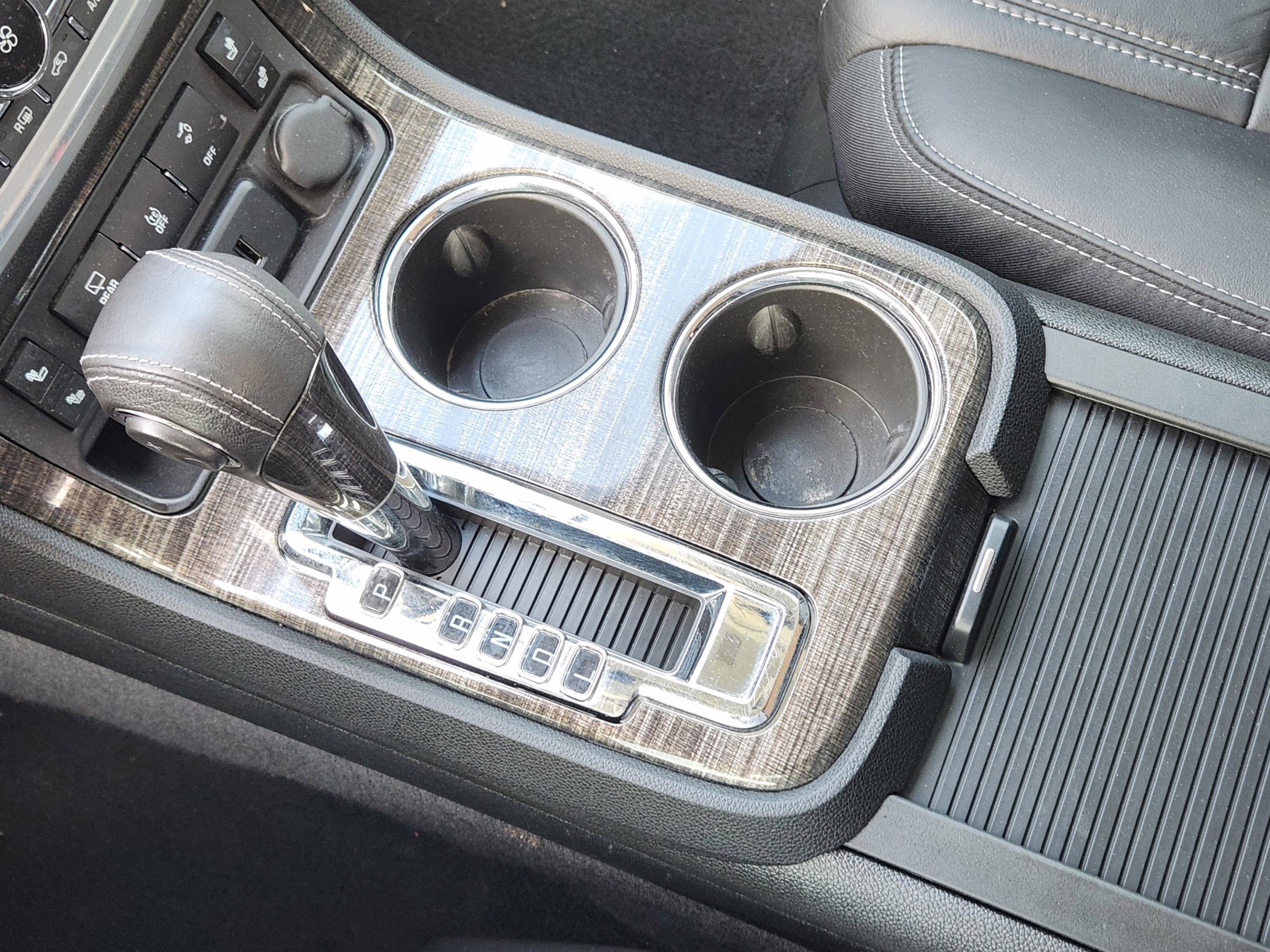 Used 2015 GMC Acadia SLT image 16