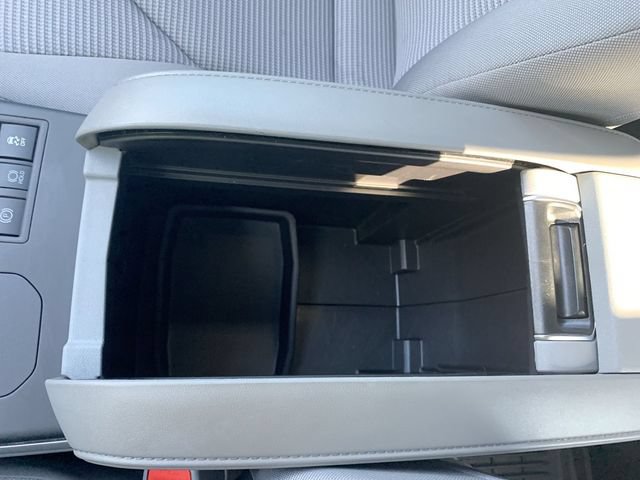 Used 2025 Toyota Highlander LE FWD image 26