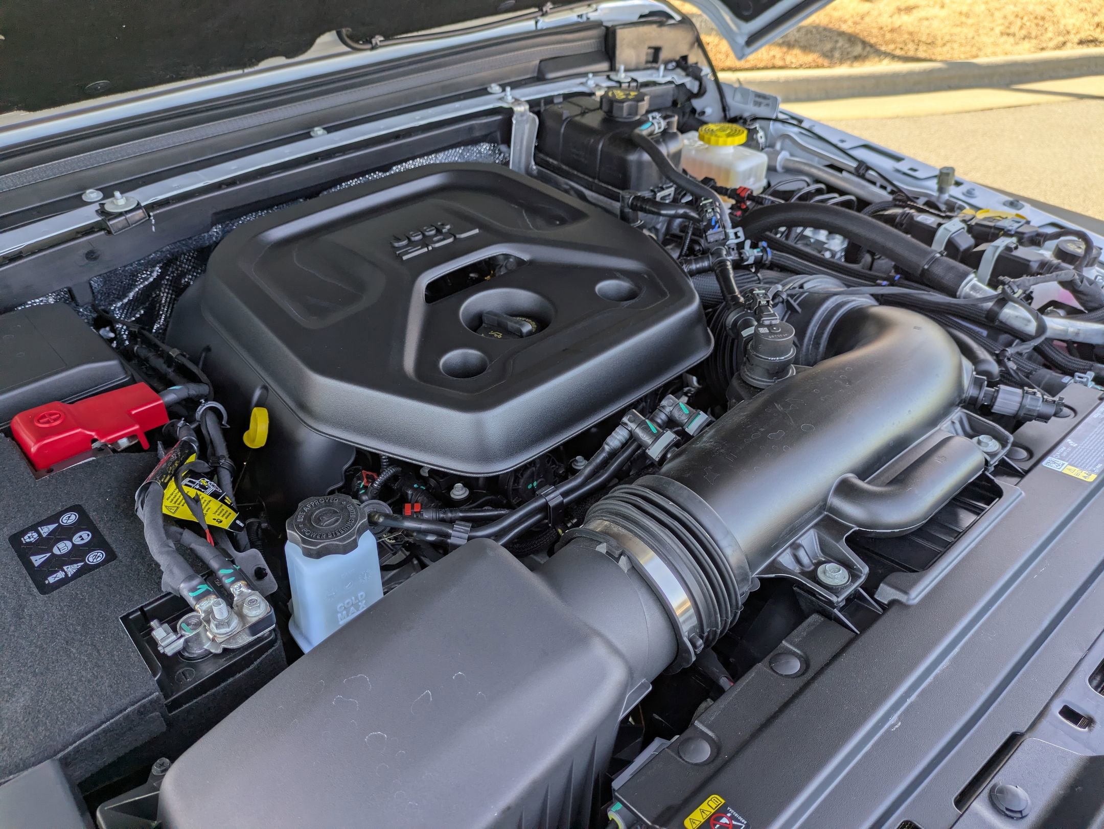 Used 2025 Jeep Wrangler Sport image 34