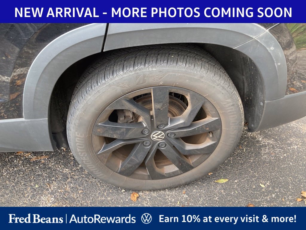 Used 2023 Volkswagen Taos SE w/ Black Wheel Package AWD/4WD image 7