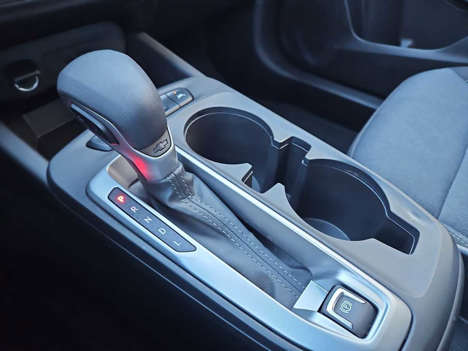 Certified 2025 Chevrolet Trax LS image 32