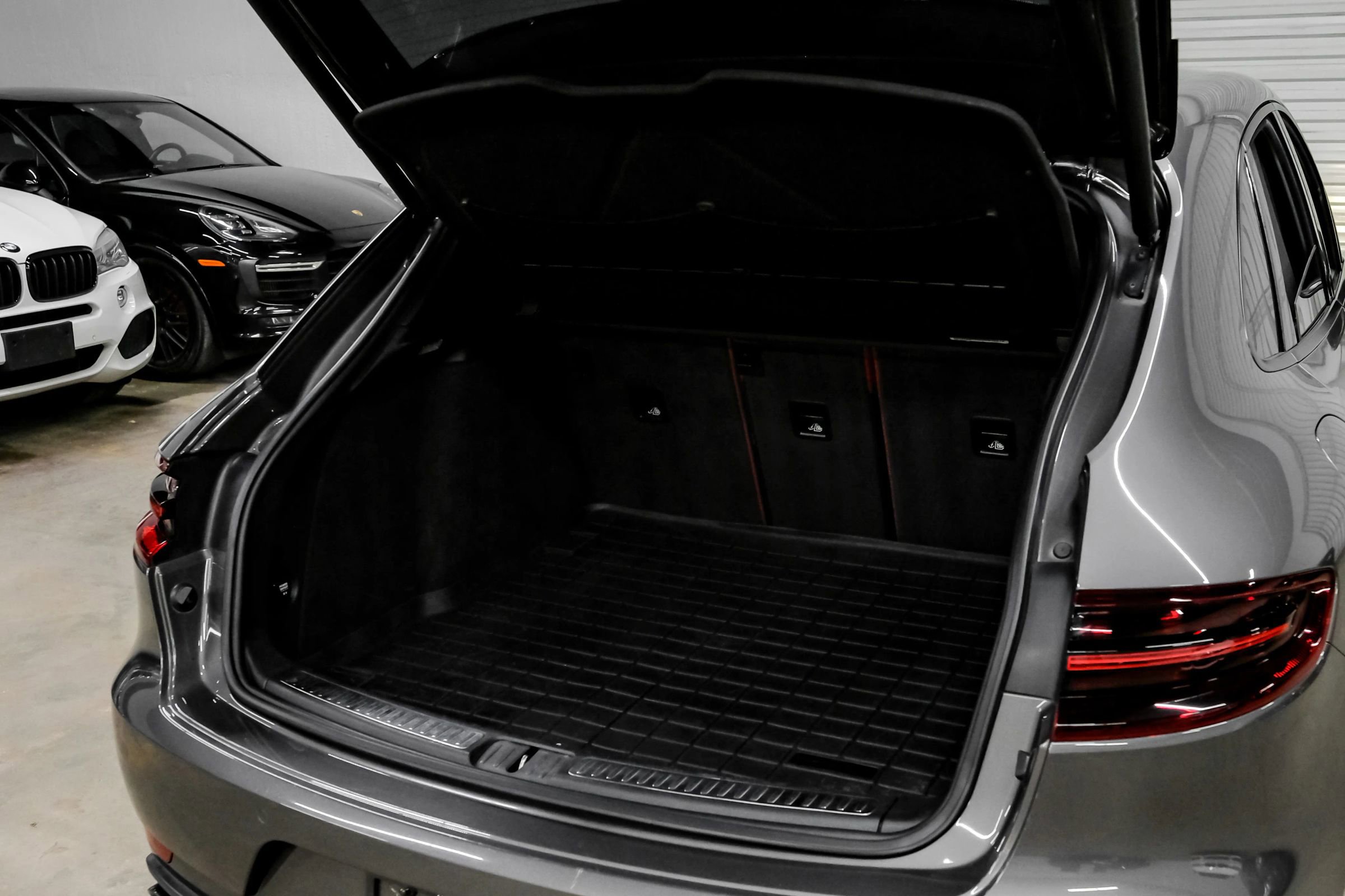 Used 2015 Porsche Macan Turbo AWD/4WD image 49