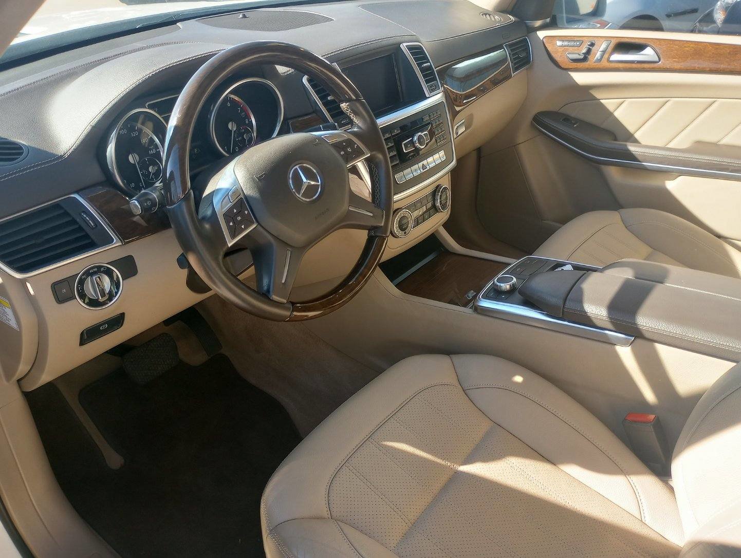 Used 2013 Mercedes-Benz GL 450 4MATIC image 3