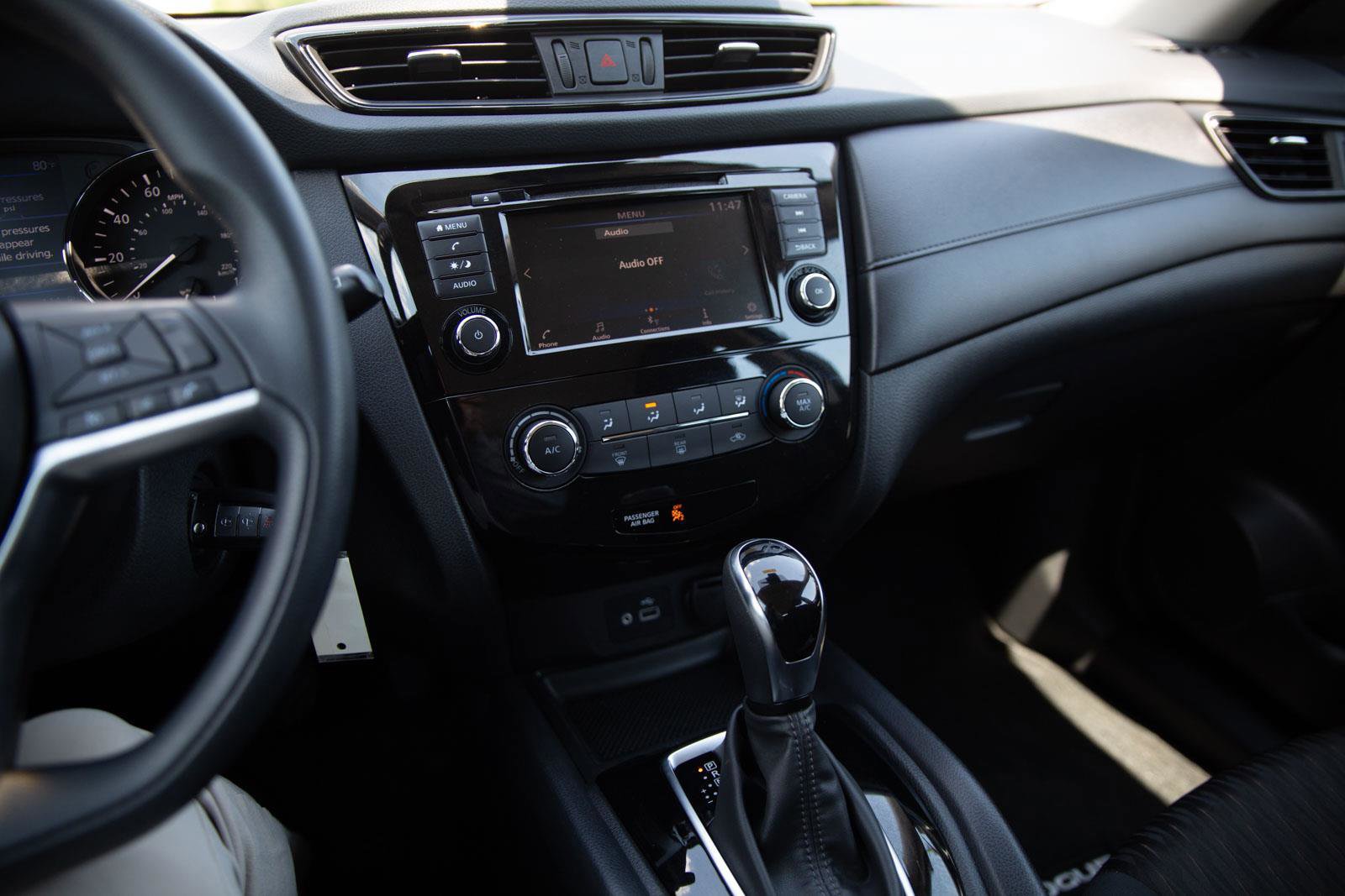 Used 2020 Nissan Rogue S AWD/4WD image 12
