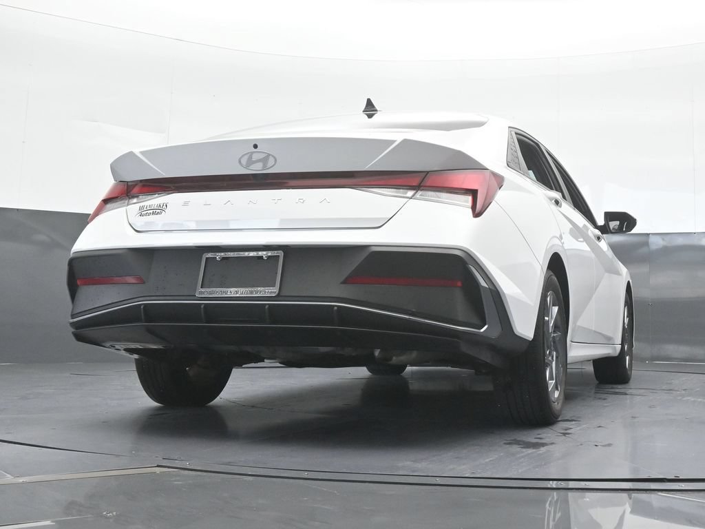 Used 2024 Hyundai Elantra SEL FWD image 59