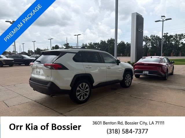 Used 2022 Toyota RAV4 XLE Premium FWD image 8
