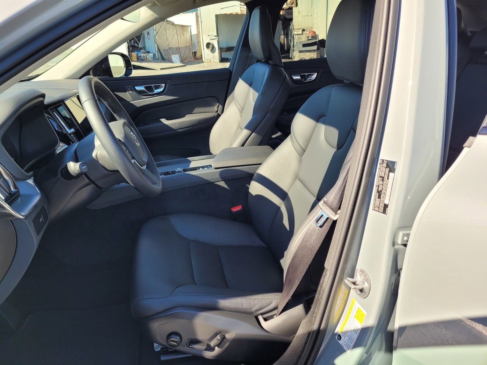 Certified 2025 Volvo XC60 B5 Core w/ Protection Package Premier image 13