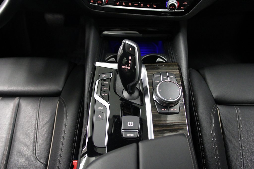 Used 2019 BMW 530e xDrive image 14