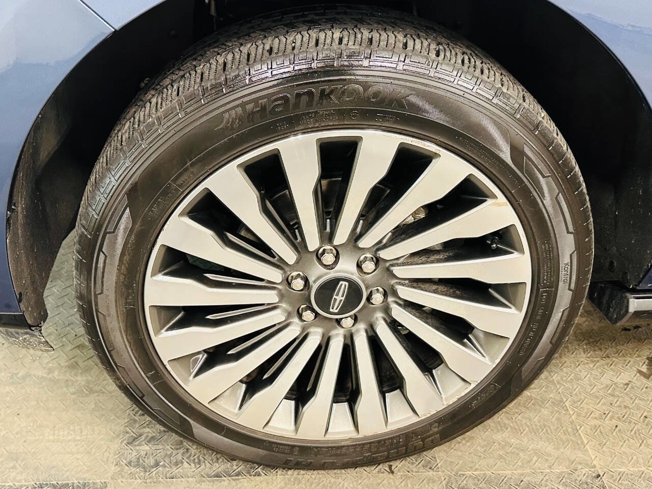 Used 2019 Lincoln Navigator Reserve w/ Cargo Package AWD/4WD image 32