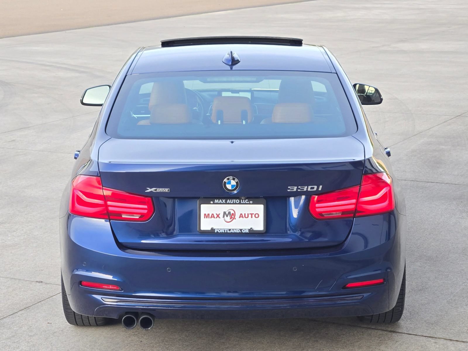 Used 2018 BMW 330i xDrive Sedan w/ Premium Package AWD/4WD image 7