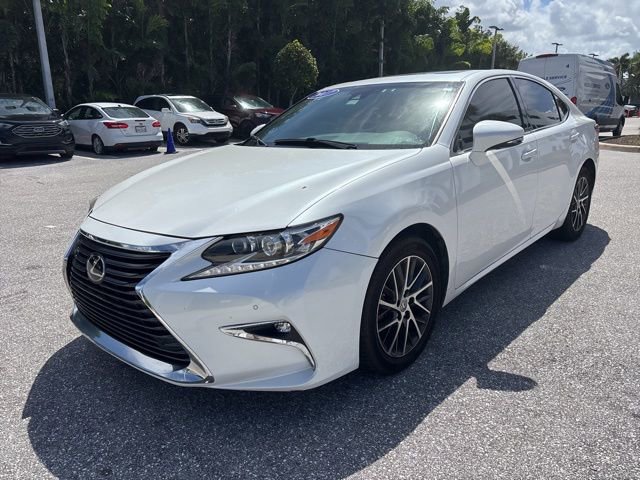 Used 2017 Lexus ES 350 w/ Luxury Package image 5