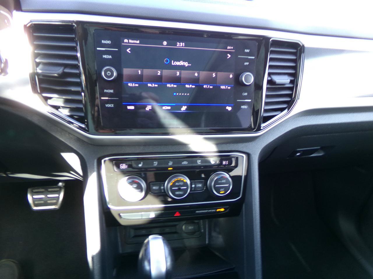 Used 2023 Volkswagen Atlas SEL AWD/4WD image 25
