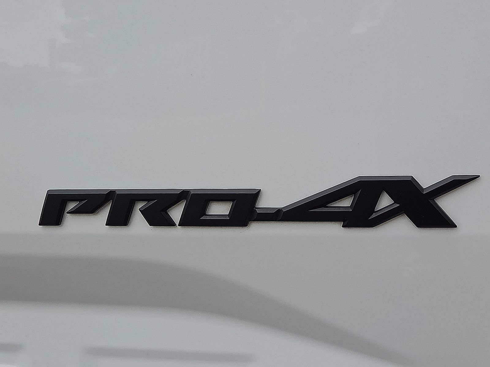Used 2024 Nissan Frontier PRO-4X w/ Pro Premium Package AWD/4WD image 9
