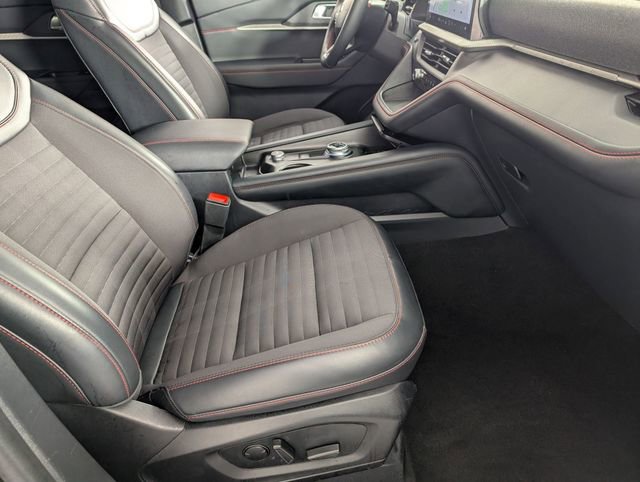 Used 2025 Ford Explorer ST-Line w/ ST-Line Street Pack image 36