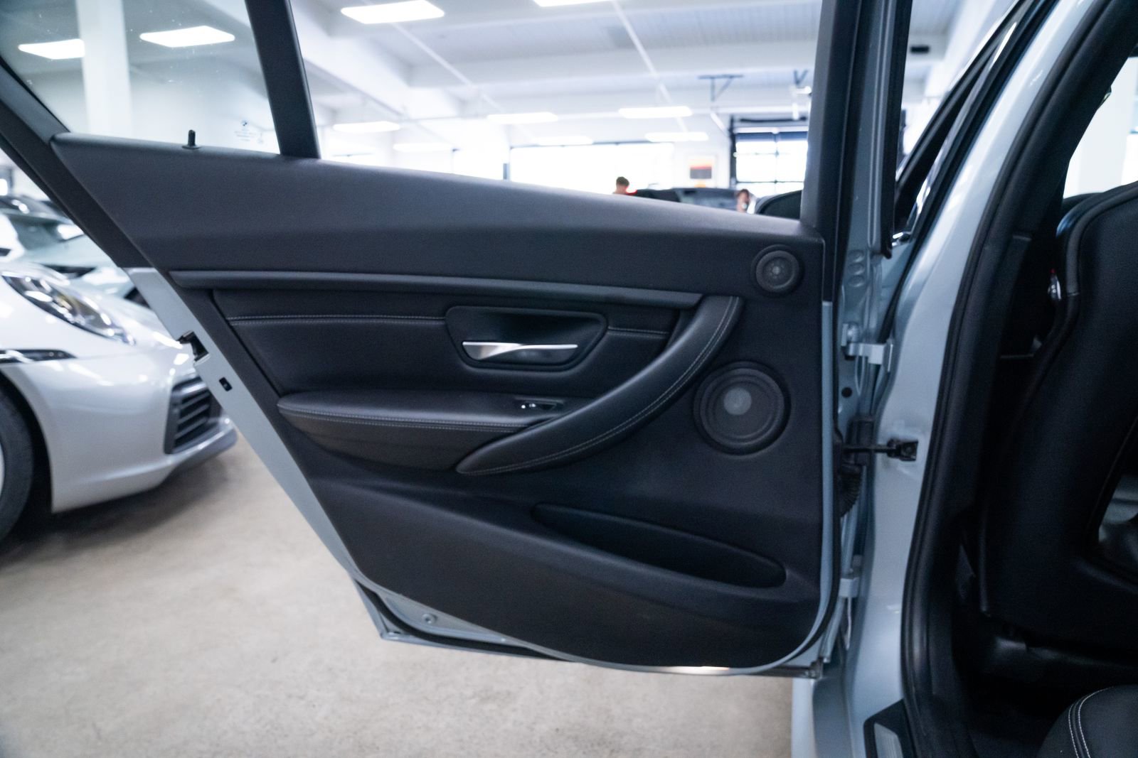Used 2016 BMW M3 RWD image 23