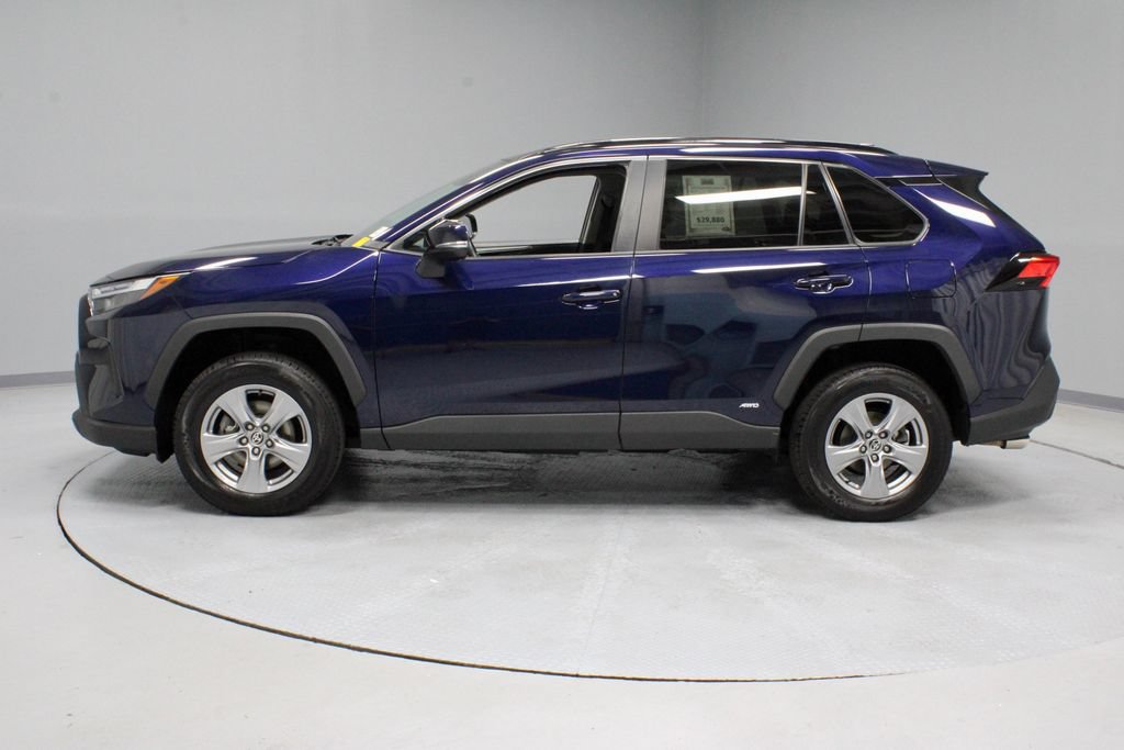 Used 2022 Toyota RAV4 XLE AWD/4WD image 7