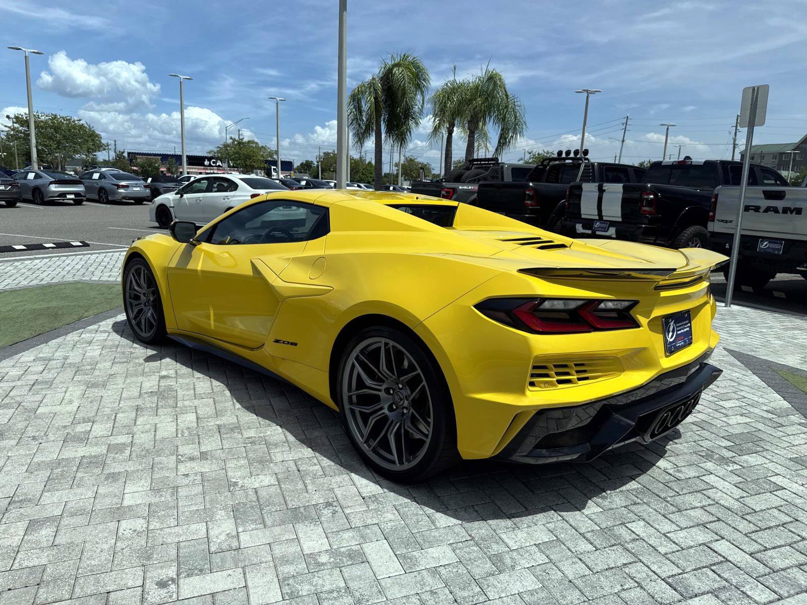 Used 2025 Chevrolet Corvette Z06 RWD image 13