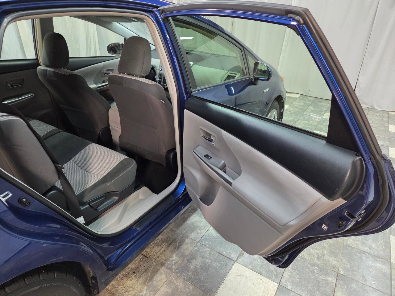 Used 2017 Toyota Prius V Three image 12