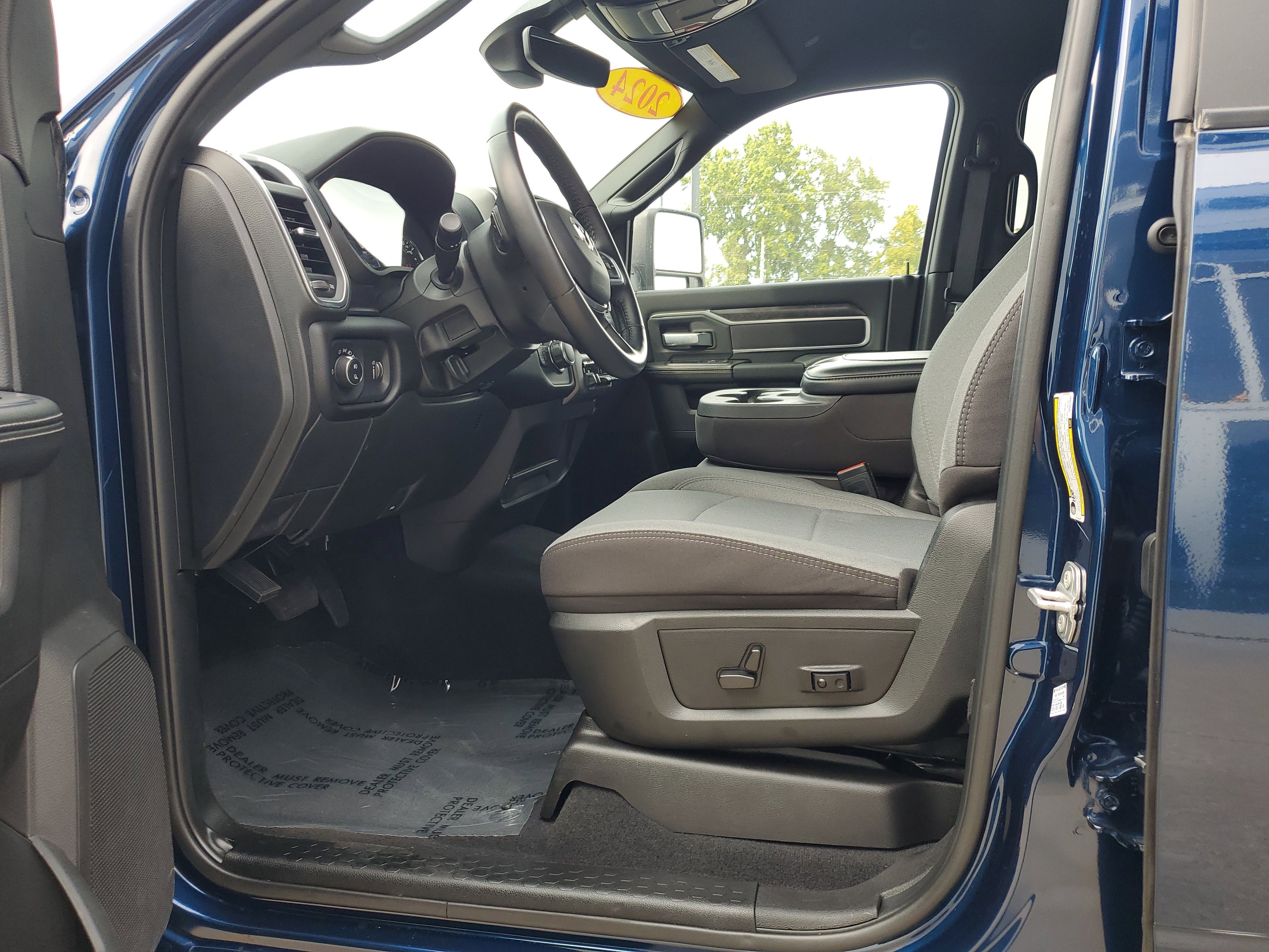 Used 2024 RAM 2500 Big Horn w/ Bed Utility Group image 8