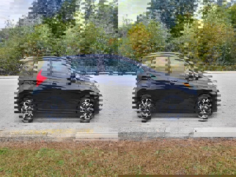 Used 2017 Nissan Versa Note SR image 5